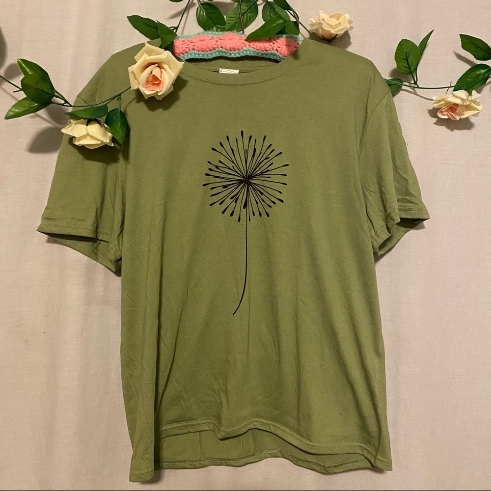 ✨3/$10✨ Dandelion Green T-Shirt Sz XL